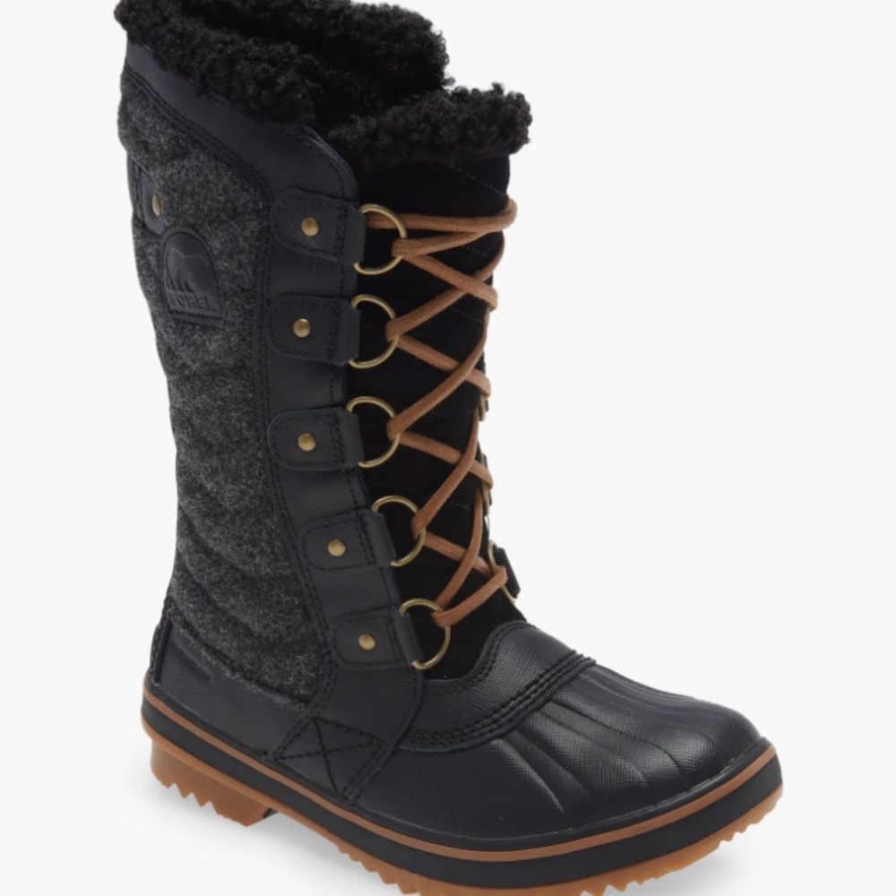 NWT Sorel Tofino II faux Shearling waterproof boot
